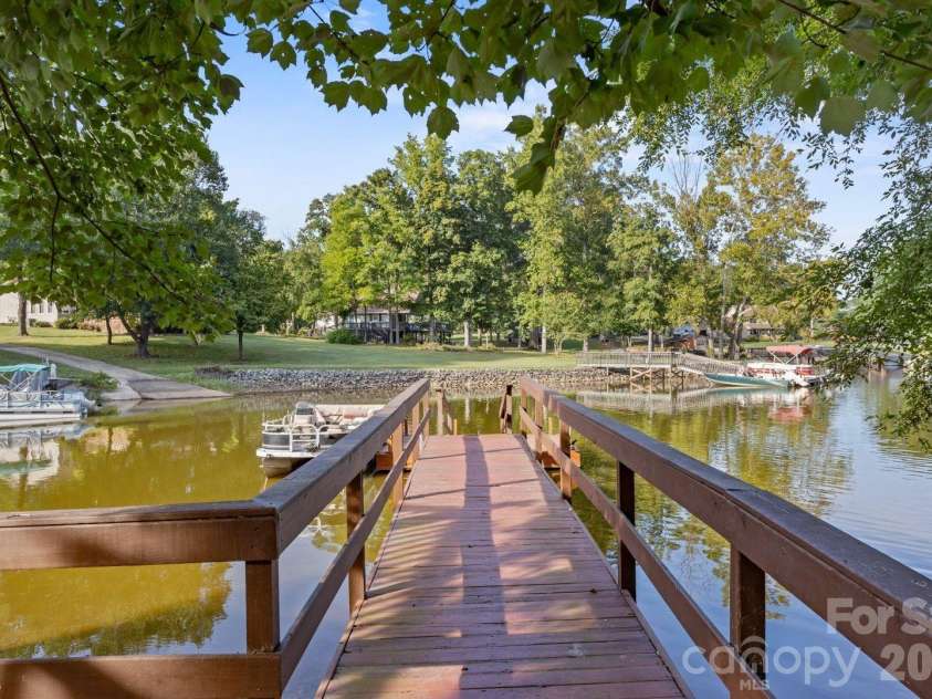 219 Highland Drive, Lexington, NC 27292.  MLS# CAR4423513, YatesRealty ID 50316. 