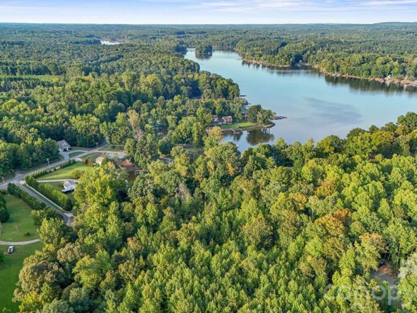 219 Highland Drive, Lexington, NC 27292.  MLS# CAR4423513, YatesRealty ID 50316. 