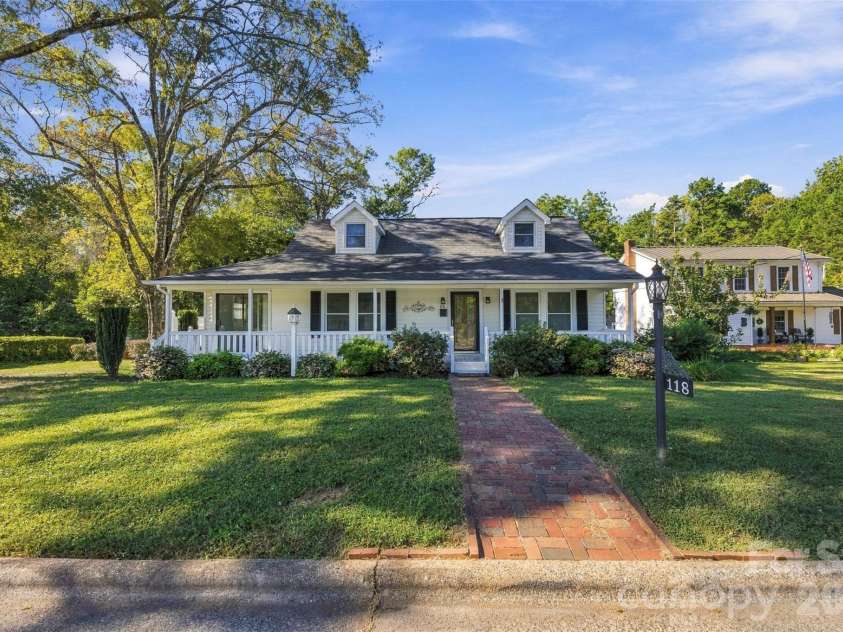 118 Montevista Drive, Kings Mountain, NC 28086.  MLS# CAR4423210, YatesRealty ID 50319. 