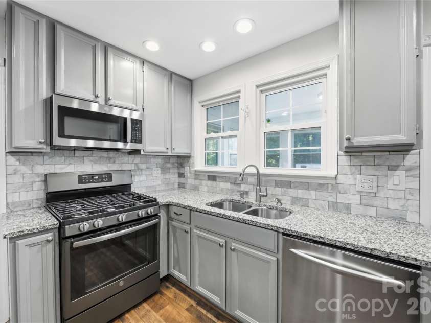 118 Montevista Drive, Kings Mountain, NC 28086.  MLS# CAR4423210, YatesRealty ID 50319. 