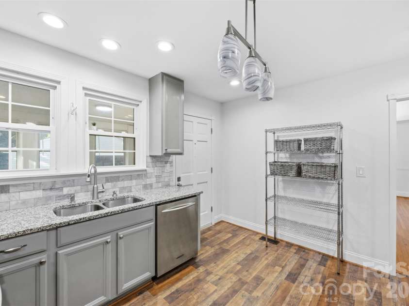 118 Montevista Drive, Kings Mountain, NC 28086.  MLS# CAR4423210, YatesRealty ID 50319. 