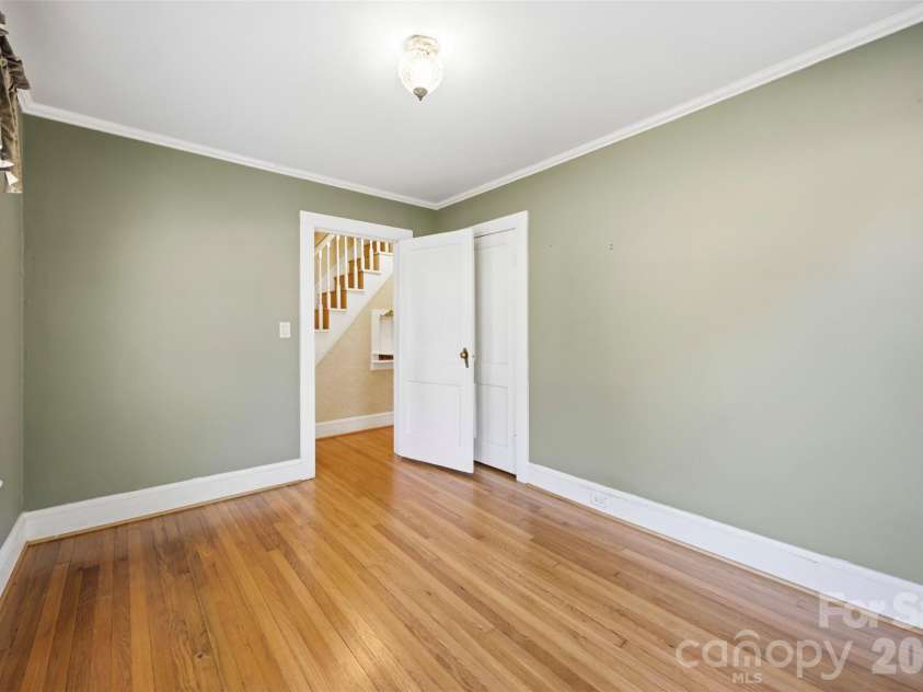 118 Montevista Drive, Kings Mountain, NC 28086.  MLS# CAR4423210, YatesRealty ID 50319. 