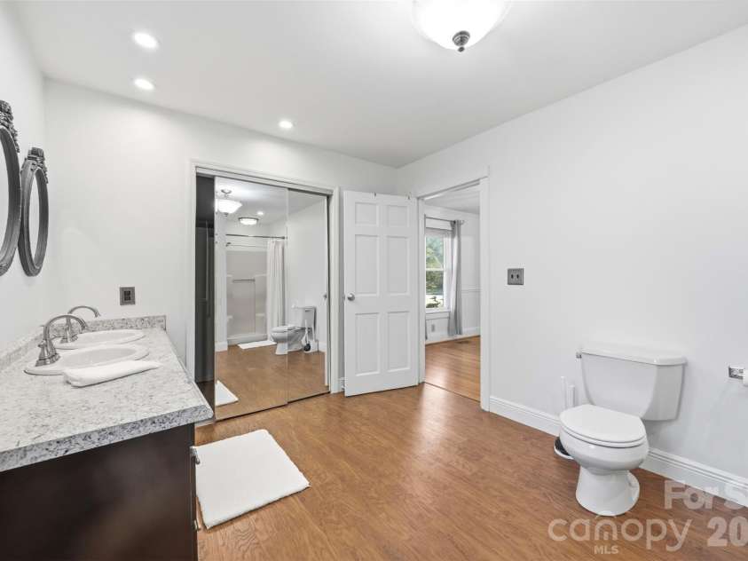 118 Montevista Drive, Kings Mountain, NC 28086.  MLS# CAR4423210, YatesRealty ID 50319. 