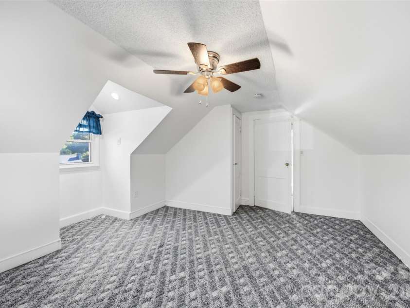 118 Montevista Drive, Kings Mountain, NC 28086.  MLS# CAR4423210, YatesRealty ID 50319. 