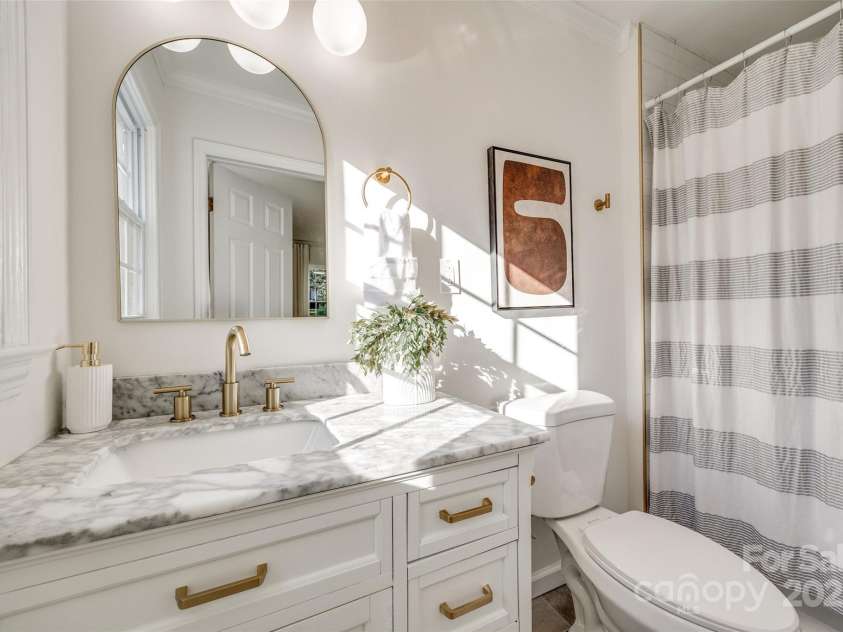 1081 Evergreen Circle, Rock Hill, SC 29732.  MLS# CAR4233766, YatesRealty ID 5032. Primary Bath