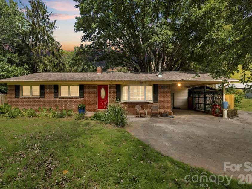 10687 Cruso Road, Canton, NC 28716.  MLS# CAR4423169, YatesRealty ID 50320. 10687 Cruso Road, Canton
