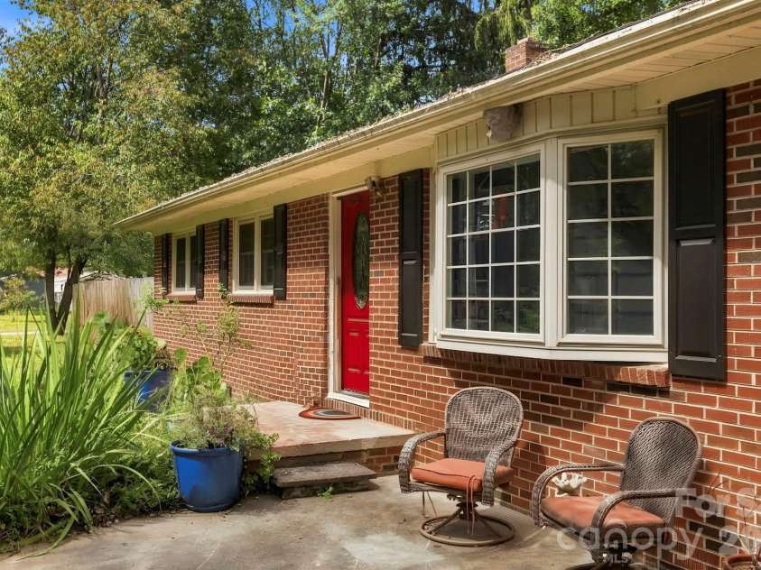 10687 Cruso Road, Canton, NC 28716.  MLS# CAR4423169, YatesRealty ID 50320. 10687 Cruso Road from driveway