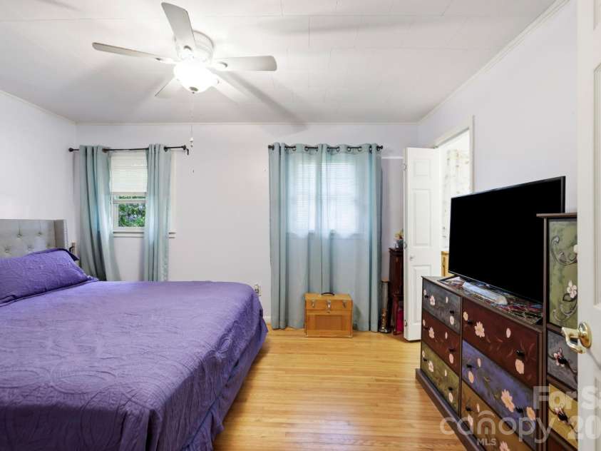 10687 Cruso Road, Canton, NC 28716.  MLS# CAR4423169, YatesRealty ID 50320. Main bedroom