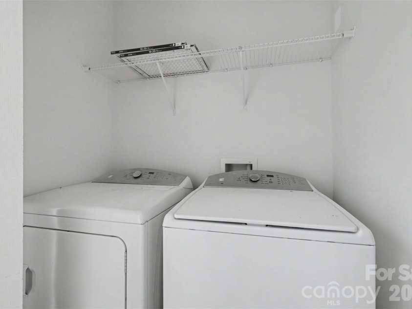 4337 Macey Lane, Rock Hill, SC 29732.  MLS# CAR4423607, YatesRealty ID 50323. Laundry room on the main, too.