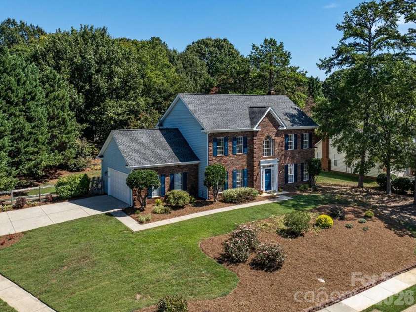2901 Firewood Drive, Matthews, NC 28105.  MLS# CAR4422763, YatesRealty ID 50324. 
