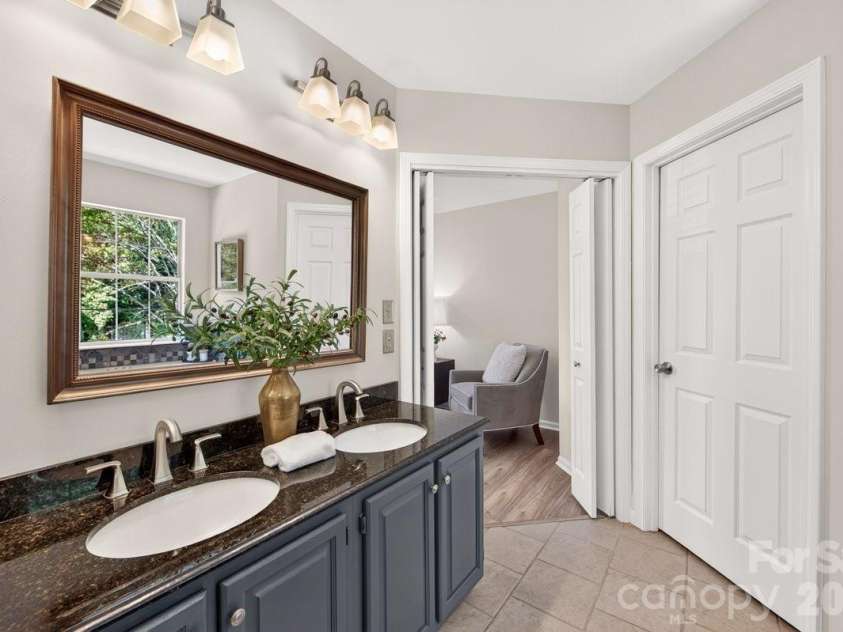 2901 Firewood Drive, Matthews, NC 28105.  MLS# CAR4422763, YatesRealty ID 50324. 