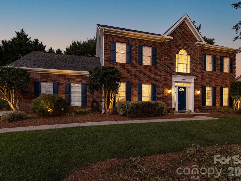 2901 Firewood Drive, Matthews, NC 28105.  MLS# CAR4422763, YatesRealty ID 50324. 