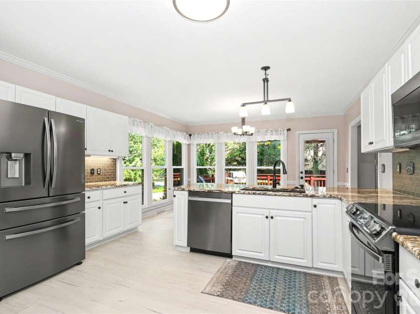 7903 Long Nook Lane, Charlotte, NC 28277.  MLS# CAR4414616, YatesRealty ID 50326. 