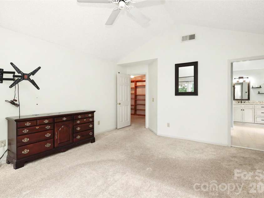 7903 Long Nook Lane, Charlotte, NC 28277.  MLS# CAR4414616, YatesRealty ID 50326. 