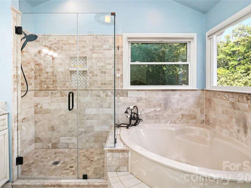 7903 Long Nook Lane, Charlotte, NC 28277.  MLS# CAR4414616, YatesRealty ID 50326. 