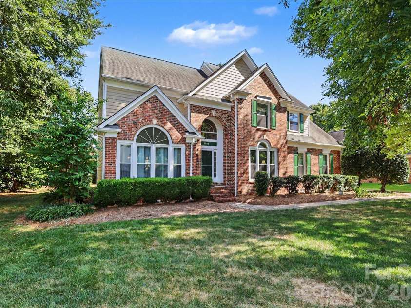 7903 Long Nook Lane, Charlotte, NC 28277.  MLS# CAR4414616, YatesRealty ID 50326. 
