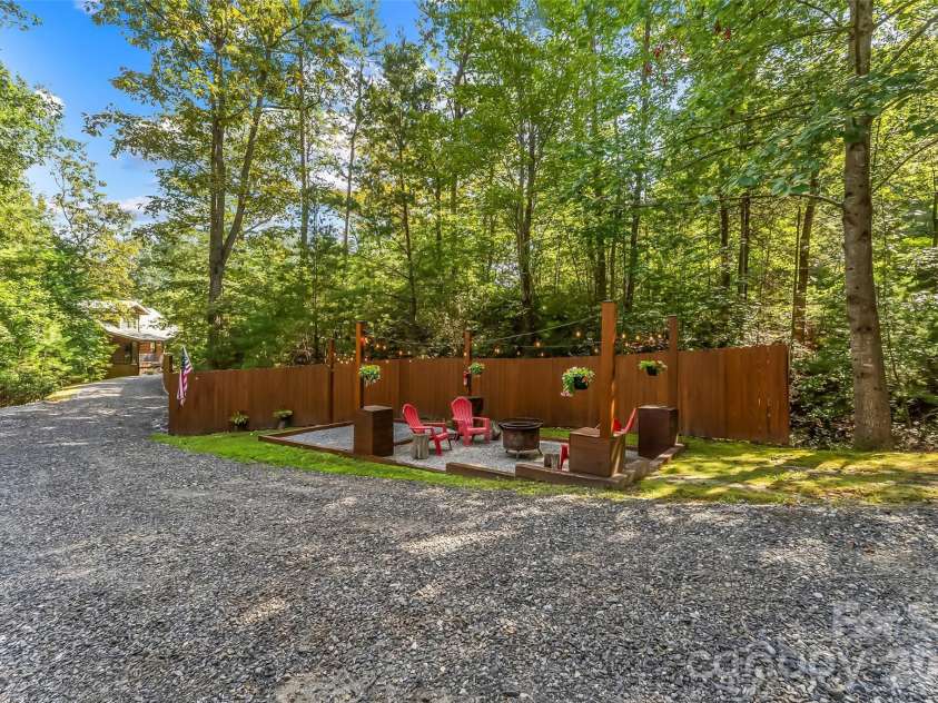 85 Trellis Drive, Nebo, NC 28761.  MLS# CAR4422991, YatesRealty ID 50327. 