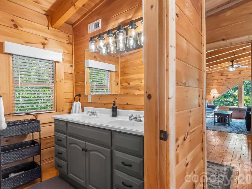 85 Trellis Drive, Nebo, NC 28761.  MLS# CAR4422991, YatesRealty ID 50327. Primary Suite BA