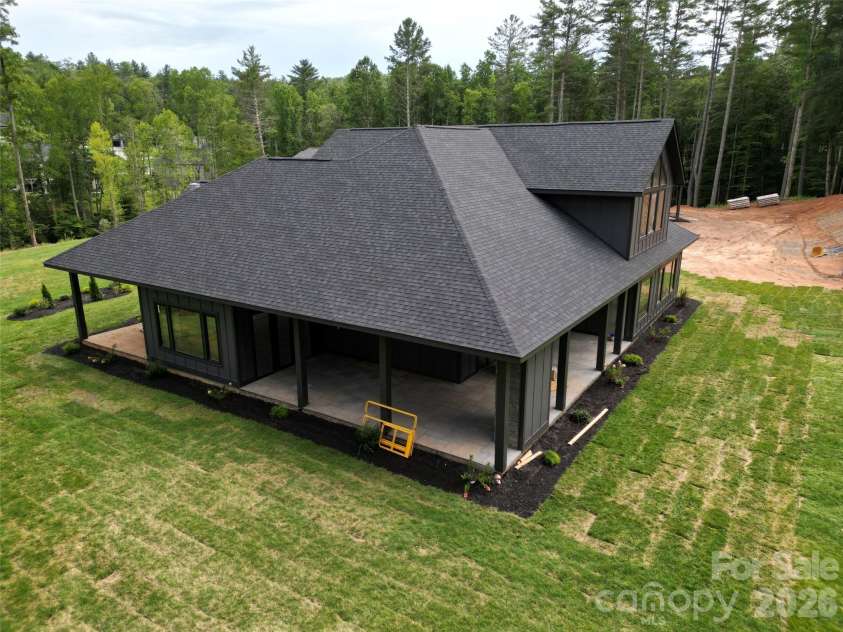 87 Mont Clair Trail, Horse Shoe, NC 28742.  MLS# CAR4413474, YatesRealty ID 50328. 