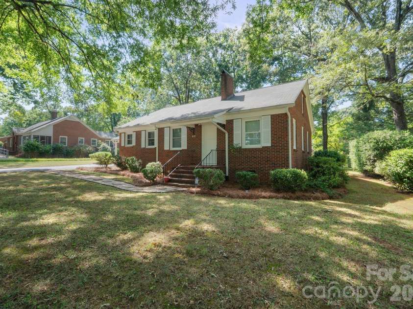 419 1st Avenue, Conover, NC 28613.  MLS# CAR4423796, YatesRealty ID 50329. 