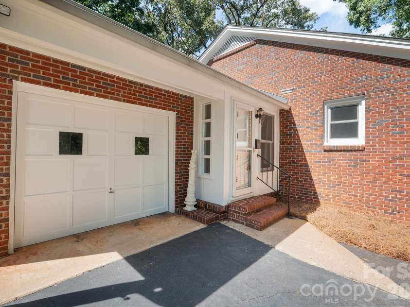 419 1st Avenue, Conover, NC 28613.  MLS# CAR4423796, YatesRealty ID 50329. 