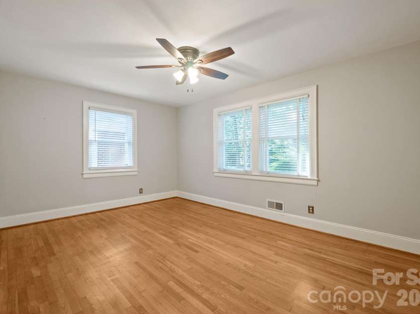 419 1st Avenue, Conover, NC 28613.  MLS# CAR4423796, YatesRealty ID 50329. 