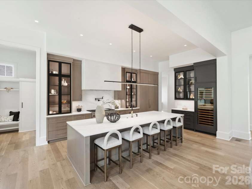 1436 Queens Road, Charlotte, NC 28207.  MLS# CAR4355549, YatesRealty ID 5033. 