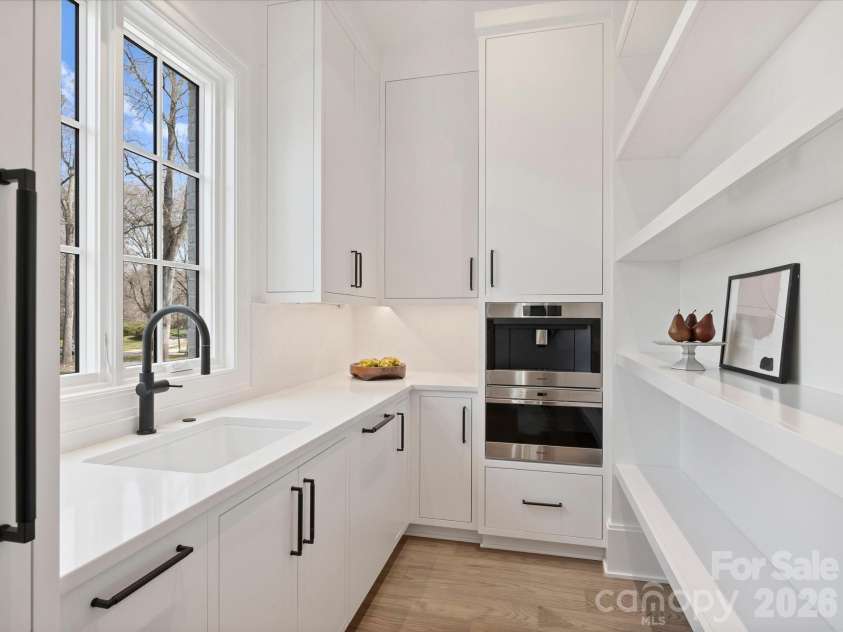 1436 Queens Road, Charlotte, NC 28207.  MLS# CAR4355549, YatesRealty ID 5033. 