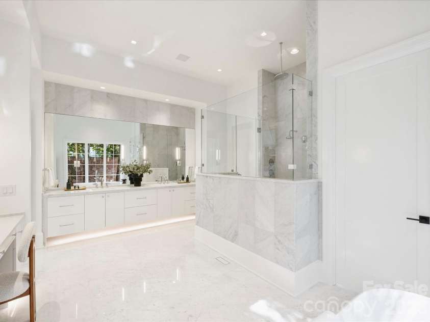 1436 Queens Road, Charlotte, NC 28207.  MLS# CAR4355549, YatesRealty ID 5033. 