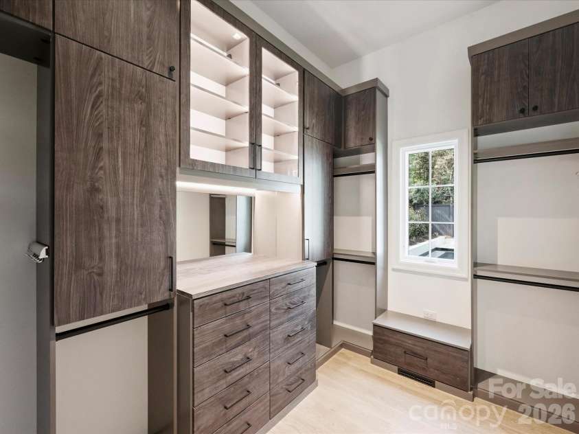 1436 Queens Road, Charlotte, NC 28207.  MLS# CAR4355549, YatesRealty ID 5033. 