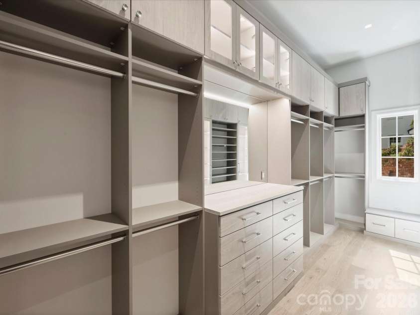 1436 Queens Road, Charlotte, NC 28207.  MLS# CAR4355549, YatesRealty ID 5033. 