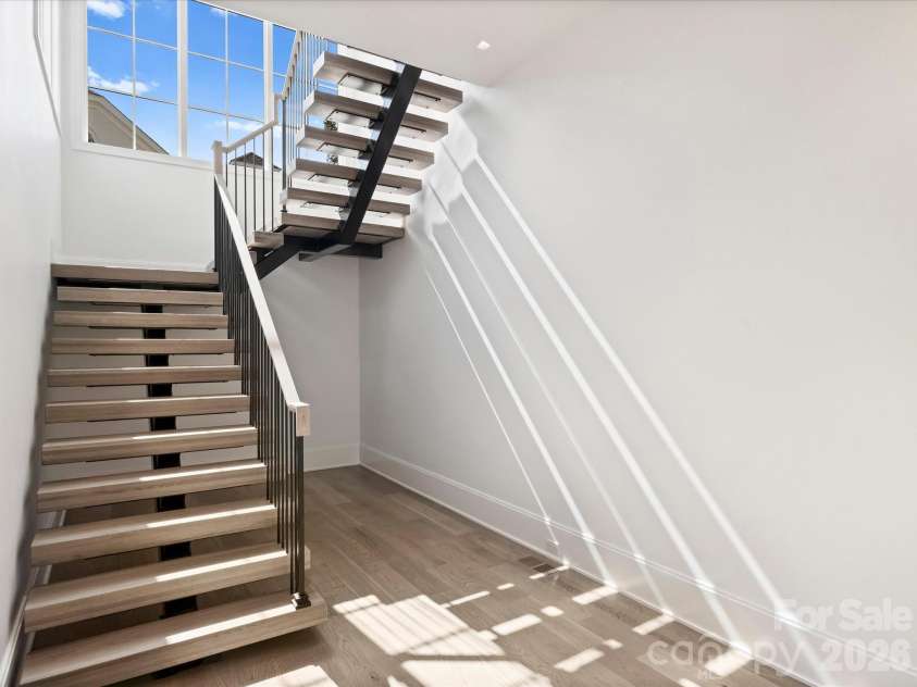 1436 Queens Road, Charlotte, NC 28207.  MLS# CAR4355549, YatesRealty ID 5033. 