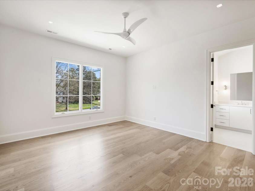 1436 Queens Road, Charlotte, NC 28207.  MLS# CAR4355549, YatesRealty ID 5033. 