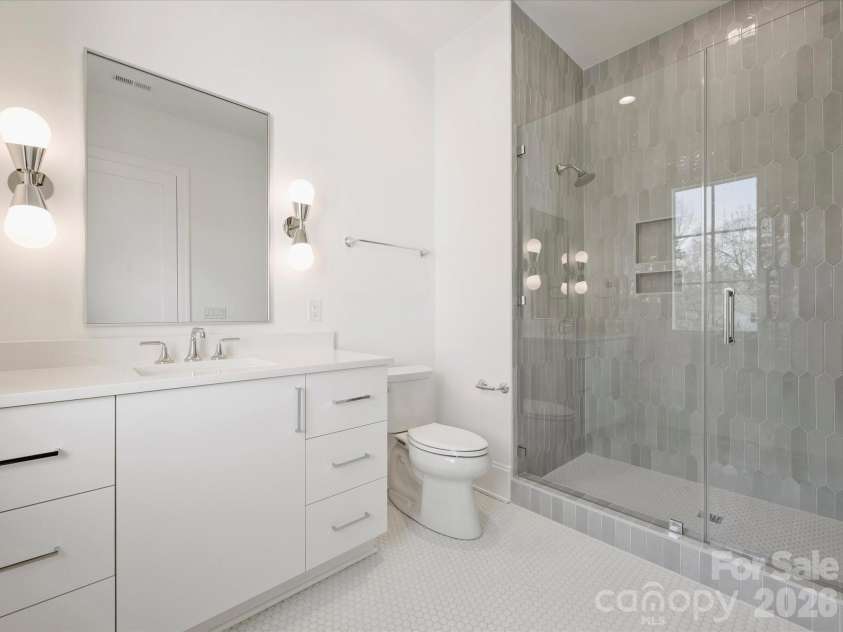 1436 Queens Road, Charlotte, NC 28207.  MLS# CAR4355549, YatesRealty ID 5033. 