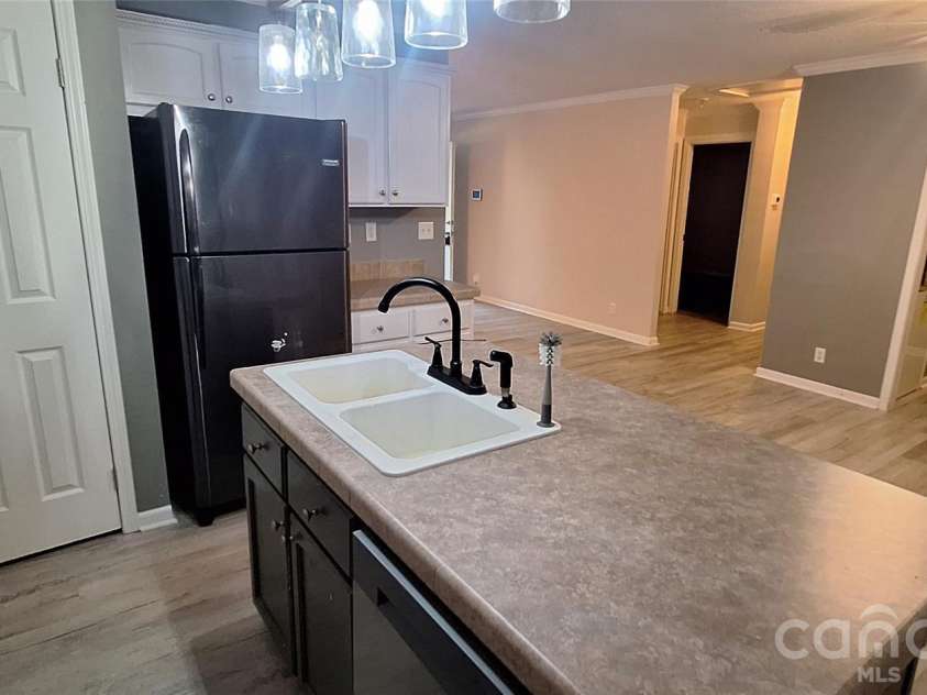 120 Otto Road, Cherryville, NC 28021.  MLS# CAR4411416, YatesRealty ID 50330. Kitchen