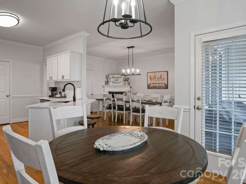 2925 24th Street Drive, Hickory, NC 28601.  MLS# CAR4423631, YatesRealty ID 50331. 