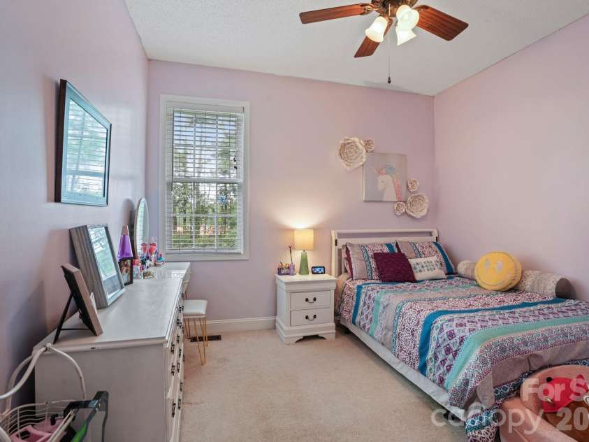 2925 24th Street Drive, Hickory, NC 28601.  MLS# CAR4423631, YatesRealty ID 50331. 