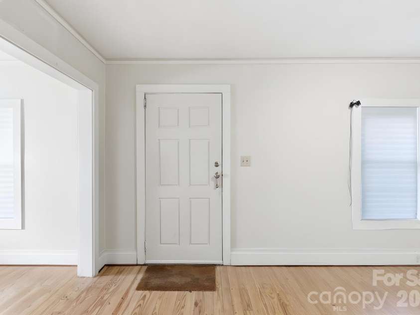 65 King Street, Asheville, NC 28804.  MLS# CAR4423788, YatesRealty ID 50332. 