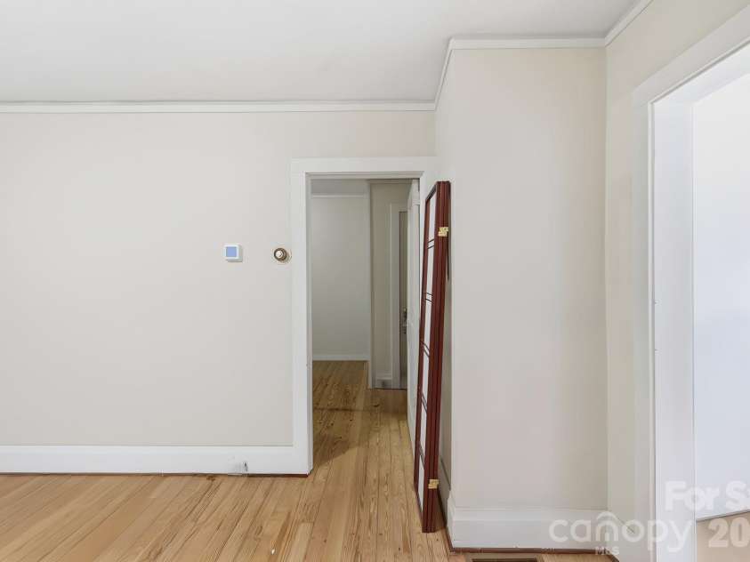 65 King Street, Asheville, NC 28804.  MLS# CAR4423788, YatesRealty ID 50332. 