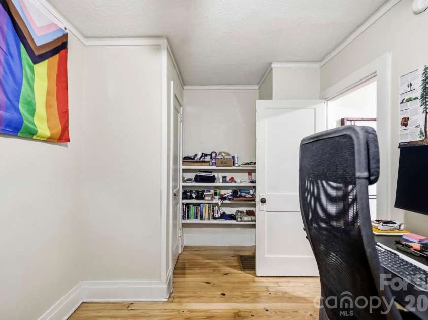 65 King Street, Asheville, NC 28804.  MLS# CAR4423788, YatesRealty ID 50332. 