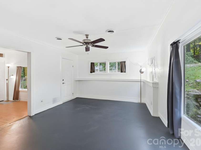 65 King Street, Asheville, NC 28804.  MLS# CAR4423788, YatesRealty ID 50332. 
