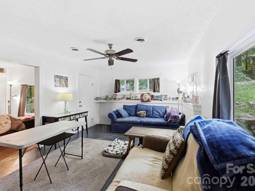 65 King Street, Asheville, NC 28804.  MLS# CAR4423788, YatesRealty ID 50332. 