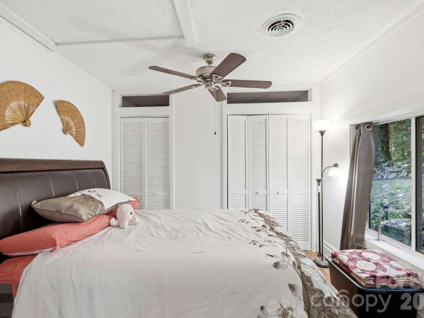 65 King Street, Asheville, NC 28804.  MLS# CAR4423788, YatesRealty ID 50332. 