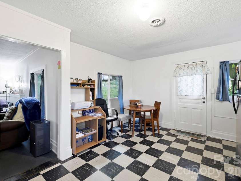 65 King Street, Asheville, NC 28804.  MLS# CAR4423788, YatesRealty ID 50332. 