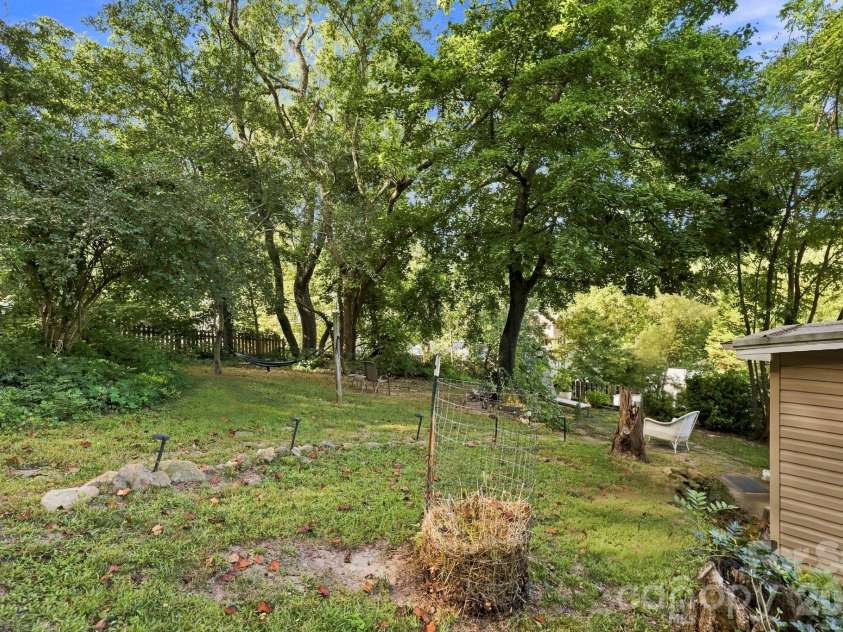 65 King Street, Asheville, NC 28804.  MLS# CAR4423788, YatesRealty ID 50332. 