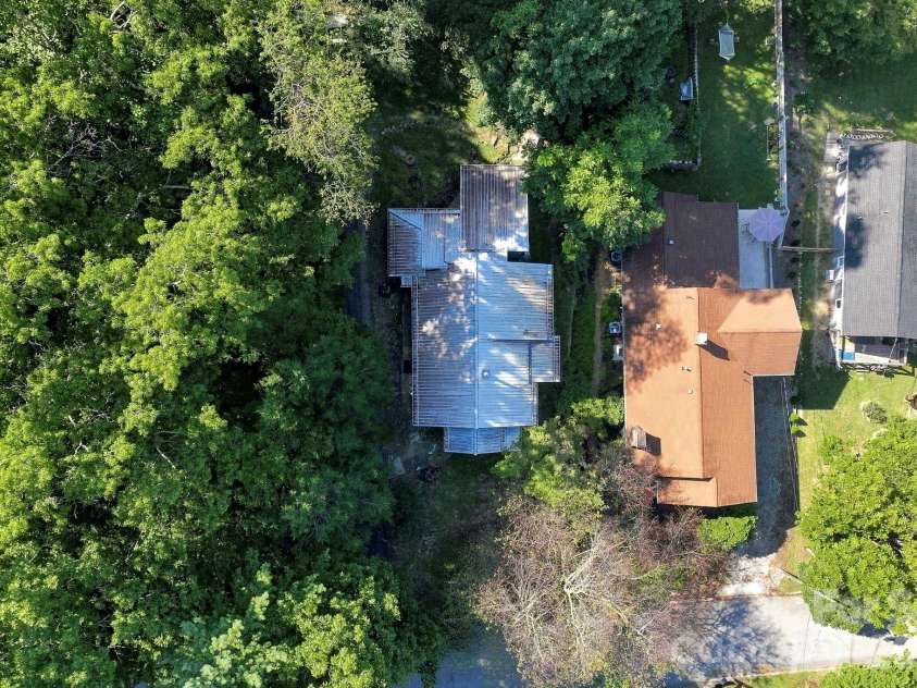 65 King Street, Asheville, NC 28804.  MLS# CAR4423788, YatesRealty ID 50332. 