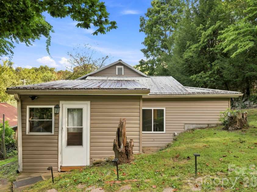 65 King Street, Asheville, NC 28804.  MLS# CAR4423788, YatesRealty ID 50332. Unit B back door
