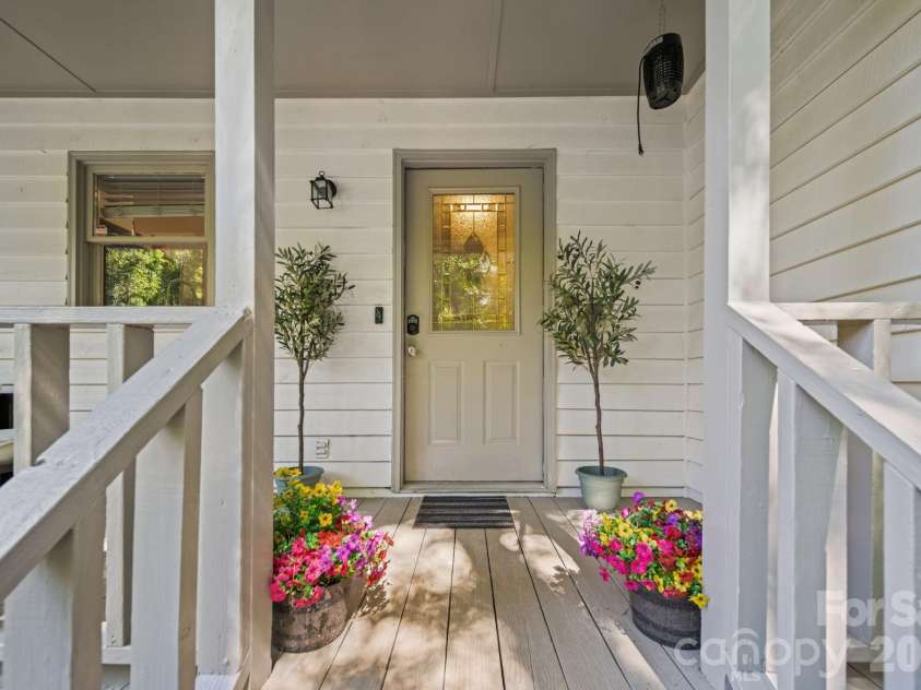 3600 Wonderland Drive, Matthews, NC 28104.  MLS# CAR4419176, YatesRealty ID 50333. 