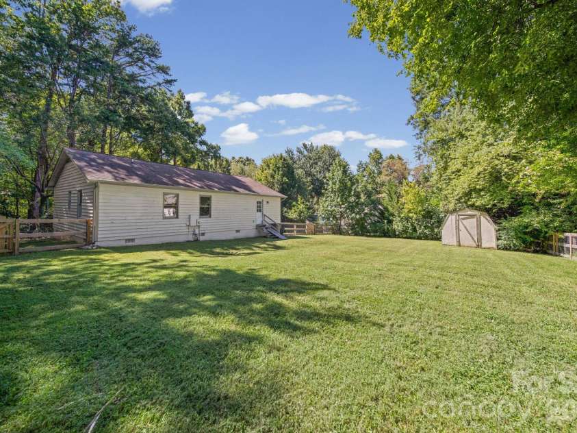 3600 Wonderland Drive, Matthews, NC 28104.  MLS# CAR4419176, YatesRealty ID 50333. 