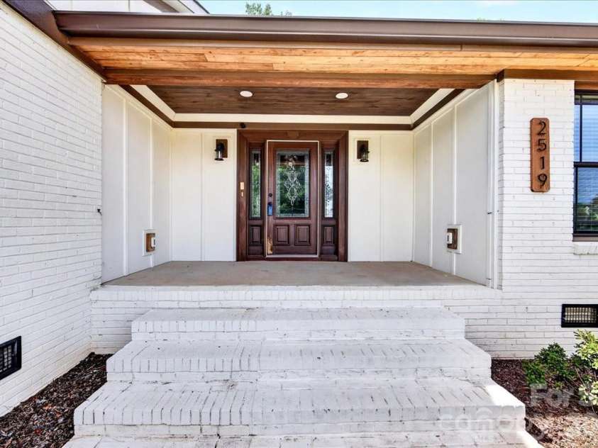 2519 Matthews Mint Hill Road, Matthews, NC 28105.  MLS# CAR4422836, YatesRealty ID 50334. 